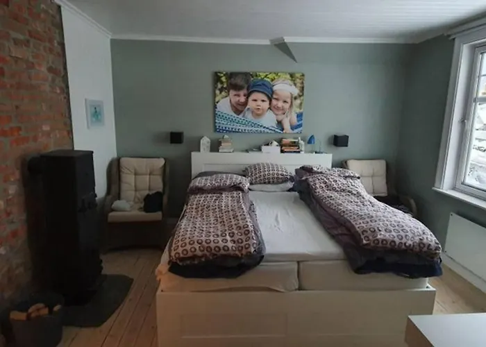 Flott Villa Med Sjoutsikt Badstue Og Badestamp