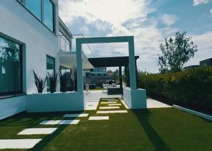 Villa With Pool In Luxury And Calm Street